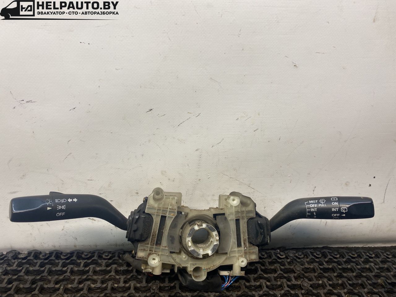 переключатель подрулевой (стрекоза) Mazda 626 GF 1997, 2.0 л., дизель, МКПП, зелёный, хетчбэк 5 дв., передний привод - фото №1