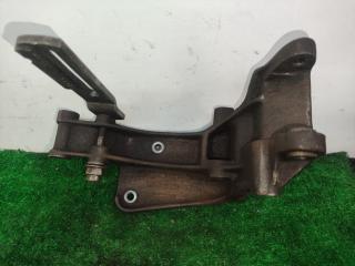 кронштейн генератора Volkswagen Golf 2 поколение 1990, 1.6 л., дизель, МКПП, черный, хетчбэк 3 дв., передний привод