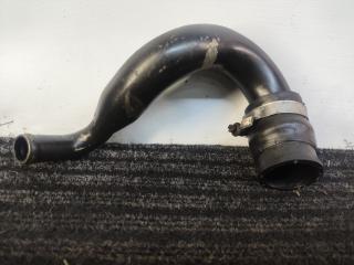 патрубок интеркулера Audi 100 4A/C4 (1990 - 1994), 2.3 л., бензин, МКПП
