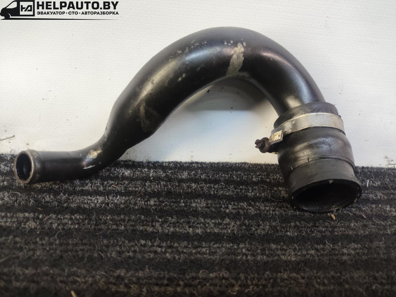 патрубок интеркулера Audi 100 4A/C4 (1990 - 1994), 2.3 л., бензин, МКПП - фото №1