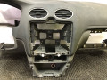 панель передняя салона (торпедо) Ford Focus 2 поколение [рестайлинг] 2009, 1.6 л., бензин, МКПП, черный, универсал, передний привод - фото №2