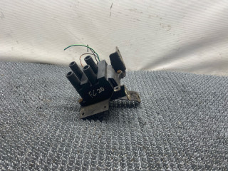 катушка зажигания Ford Focus 1 поколение [рестайлинг] 2003, 2.0 л., бензин, МКПП, серебристый, универсал, передний привод