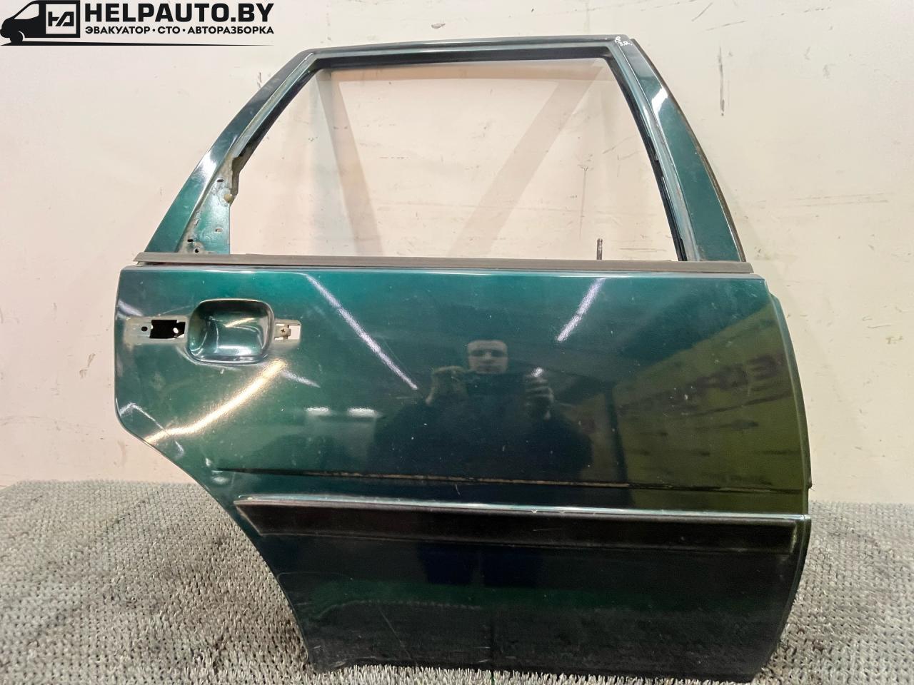 дверь задняя правая Volvo 460 1 поколение 1993, 2.0 л., бензин, МКПП, зелёный, седан, передний привод - фото №1