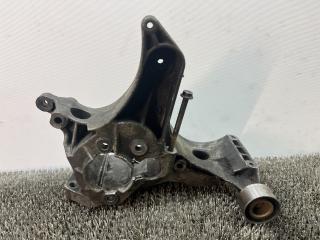 кронштейн генератора Renault Scenic 1 поколение 1997, 1.9 л., F8Q 786, дизель, МКПП, серый, передний привод