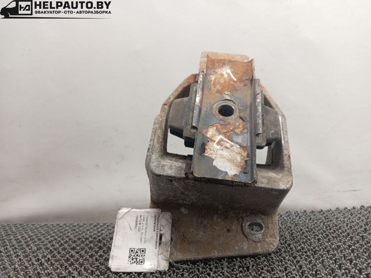 подушка крепления двигателя Daewoo Nubira J100 1998, 2.0 л., бензин, МКПП, красный / зеленый, седан - фото №1