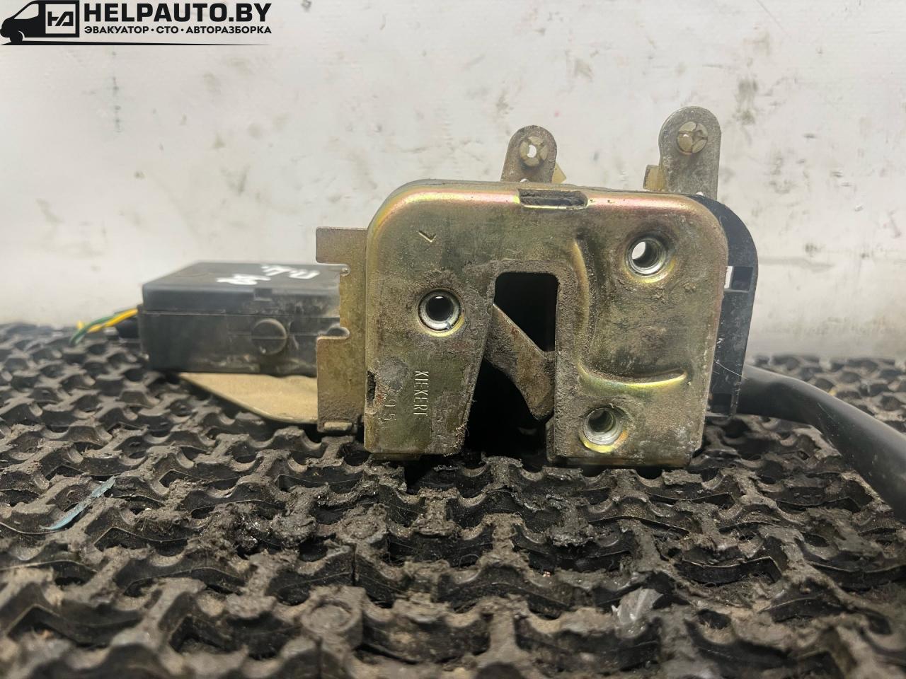 замок двери передней левой Volvo 460 1 поколение 1993, 2.0 л., бензин, МКПП, зелёный, седан, передний привод, 1595, 56040 - фото №1