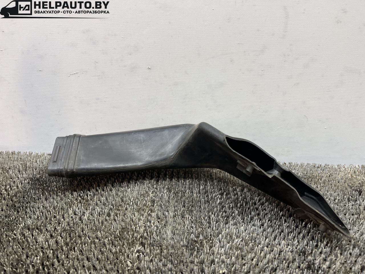 воздуховод Audi 100 4A/C4 (1990 - 1994), 2.3 л., бензин, МКПП, передний привод, 4615227479 - фото №1