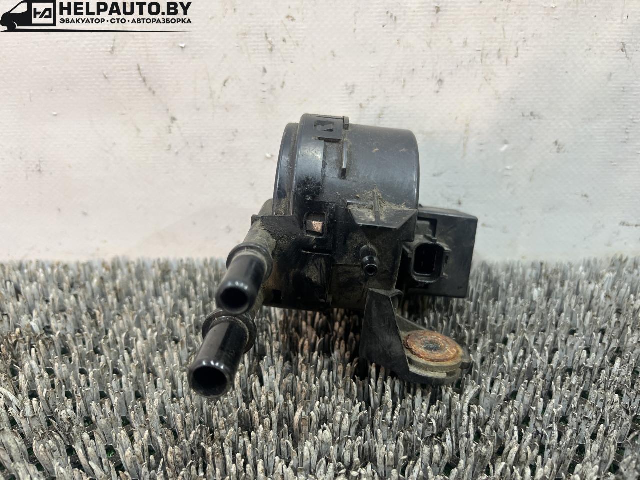 клапан вентиляции топливного бака Ford Focus 1 поколение (1998 - 2001), 1.6 л., FYDA, бензин, МКПП, передний привод, 98AB-9C915-AB, OF0823 - фото №1