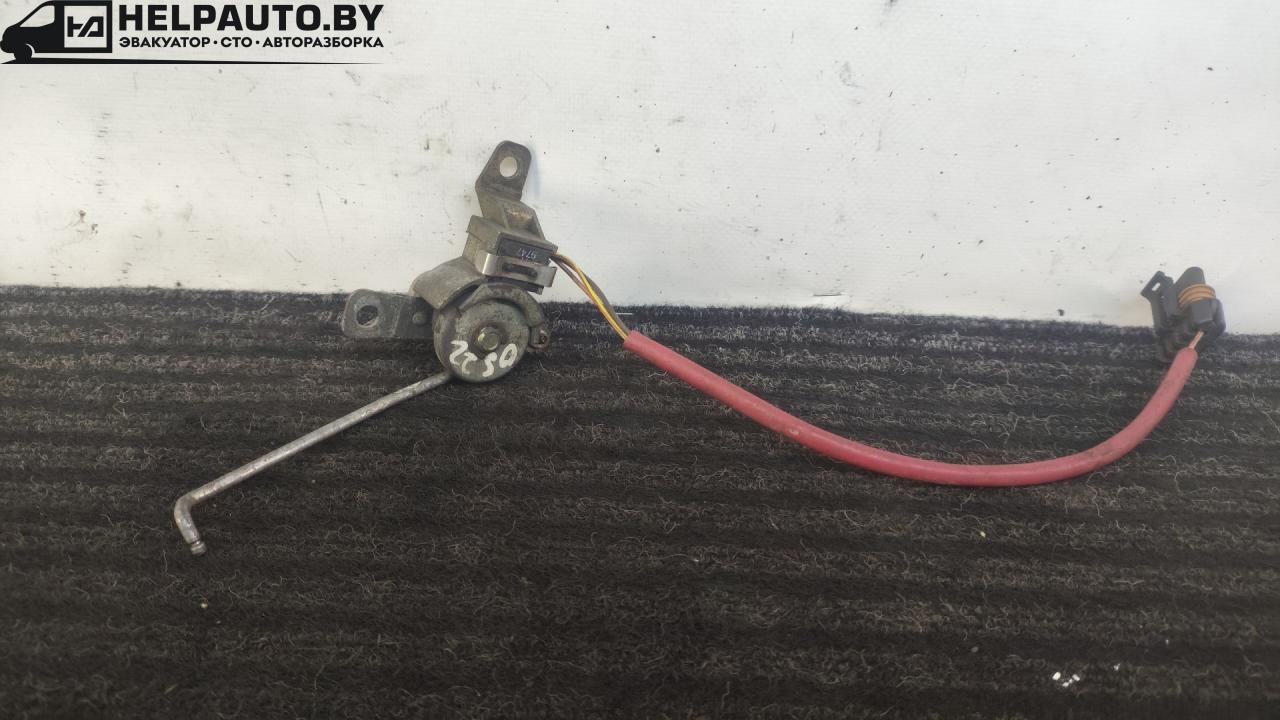 личинка дверного замка Opel Sintra 1 поколение 1999, 2.2 л., X 22 XE, бензин, МКПП, серебристый, минивэн, передний привод - фото №1