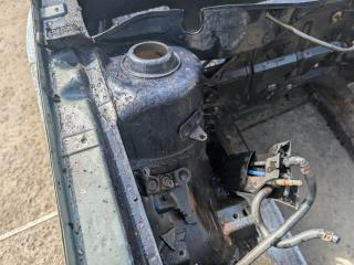 стакан кузова передний правый Volkswagen Jetta 4 поколение 2001, 2.0 л., AQY, бензин, МКПП, синий, седан, передний привод