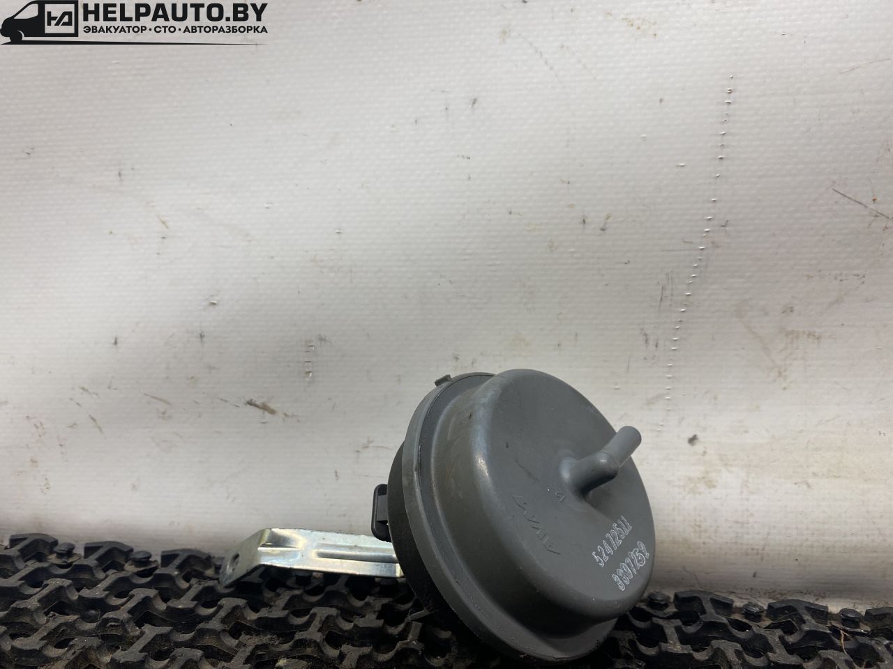 моторчик заслонки печки Opel Sintra 1 поколение 1999, 2.2 л., X 22 XE, бензин, МКПП, серебристый, минивэн, передний привод - фото №1