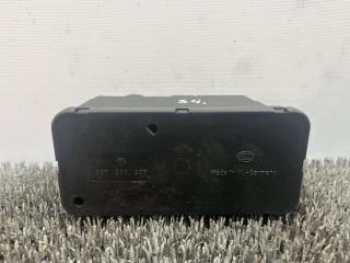 компрессор центрального замка Volkswagen Passat B3 1991, 1.8 л., бензин, МКПП, белый, седан, передний привод, 357962257