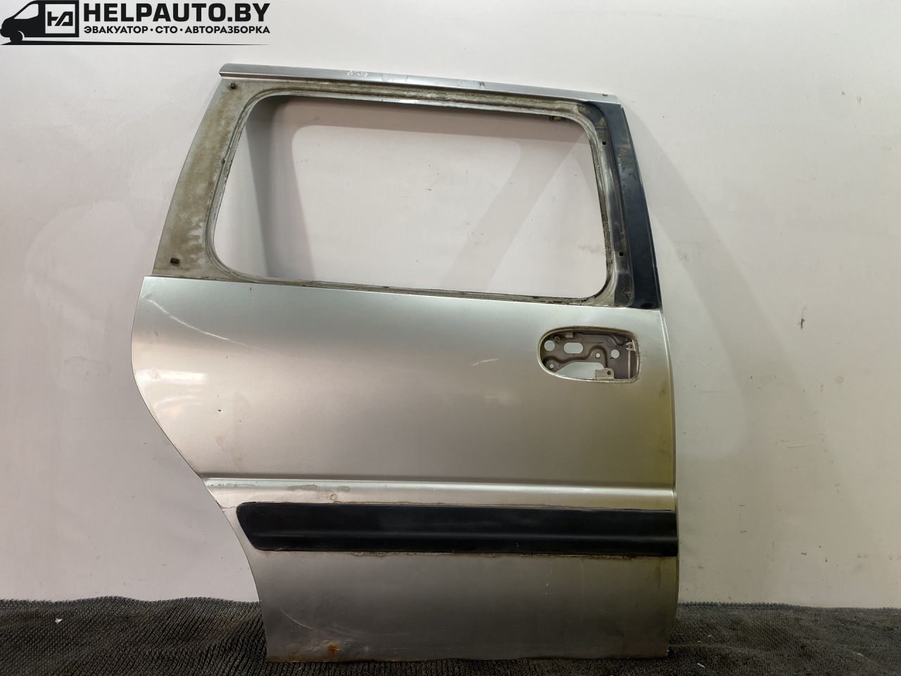дверь сдвижная Opel Sintra 1 поколение 1999, 2.2 л., X 22 XE, бензин, МКПП, серебристый, минивэн, передний привод - фото №1