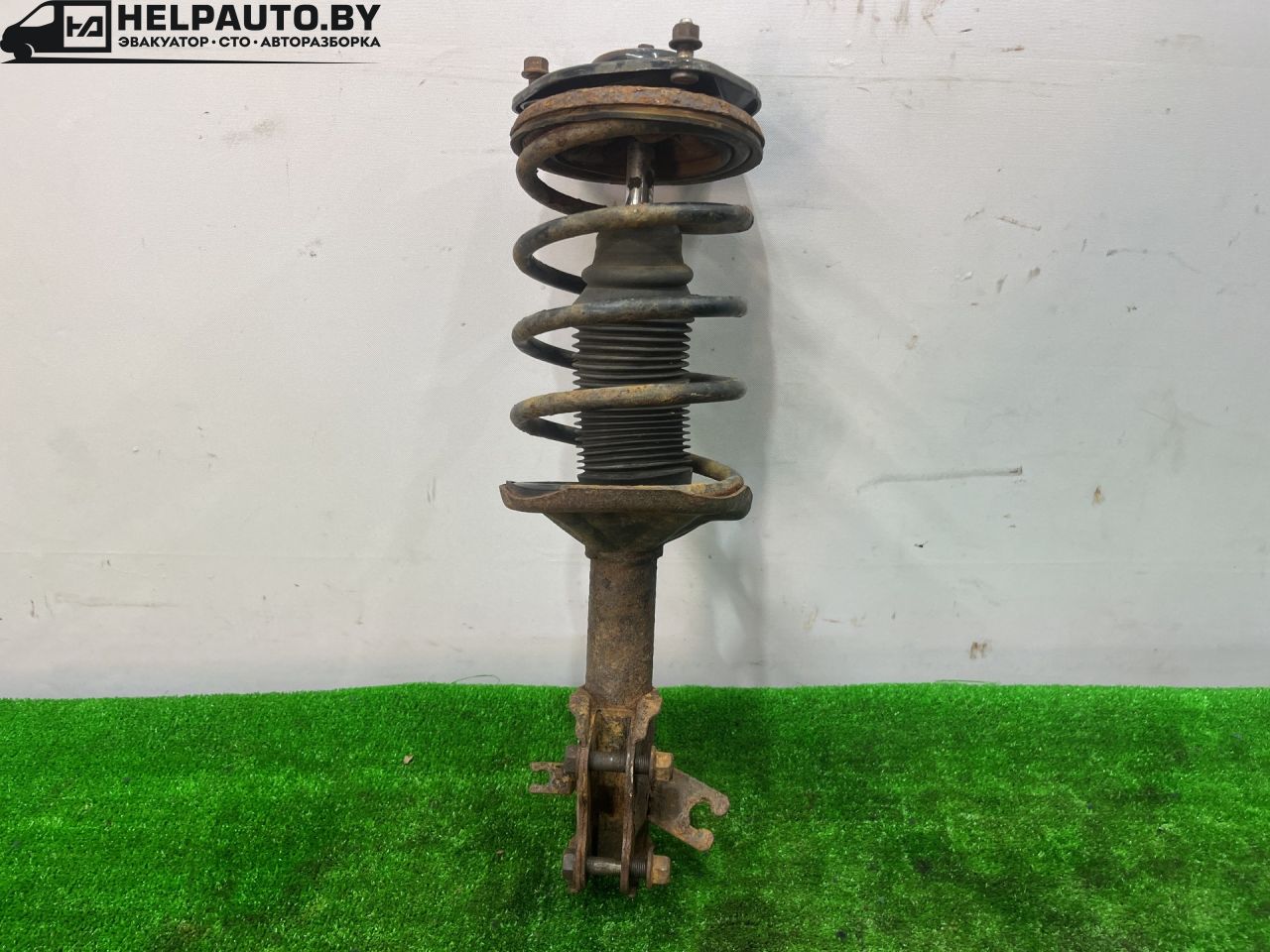 стойка передняя правая Mitsubishi Mirage 5 поколение 2002, 1.5 л., бензин, АКПП, чёрный, купе, передний привод - фото №1