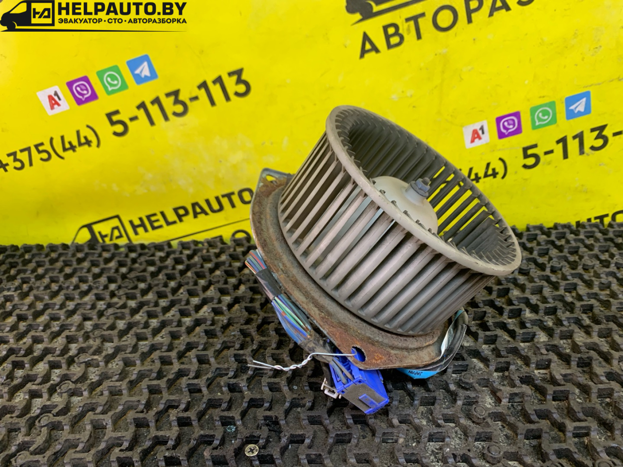 моторчик печки Mazda 626 GE 1994, 1.8 л., FP, бензин, МКПП, бордовый, седан, передний привод - фото №1