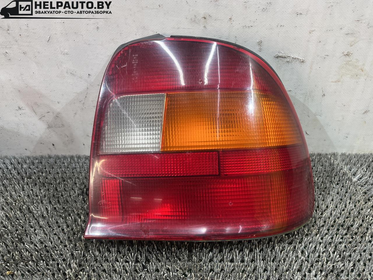 фонарь задний правый Rover 600 Series 1 поколение 1994, 2.0 л., бензин, МКПП, зелёный, седан, передний привод, 236360 - фото №1