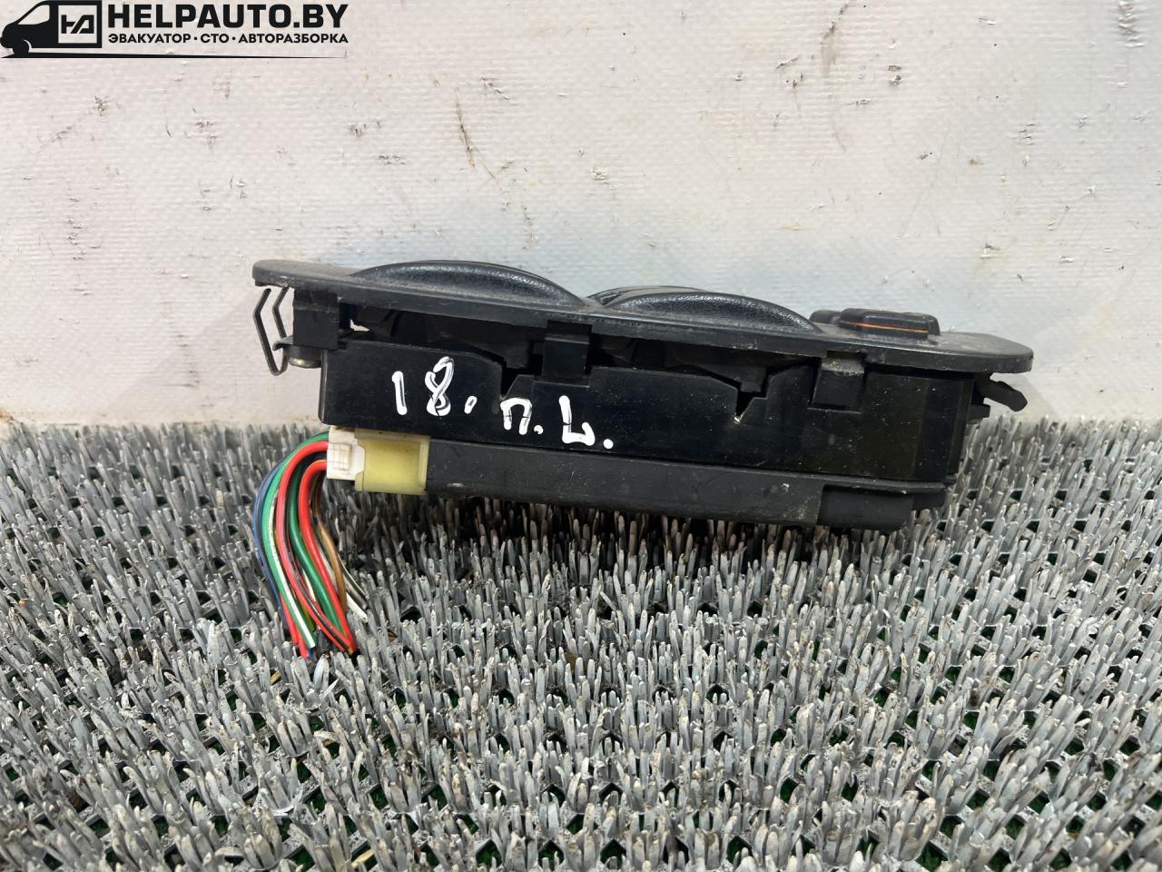 блок управления стеклоподъемниками Toyota Carina E 1 поколение T190 1995, 1.6 л., 4A-FE, бензин, МКПП, зелёный, хетчбэк 5 дв., передний привод - фото №1