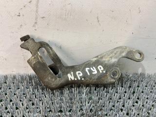 кронштейн гидроусилителя Nissan Primera P11 [рестайлинг] 2000, 2.0 л., бензин, МКПП, черный, универсал