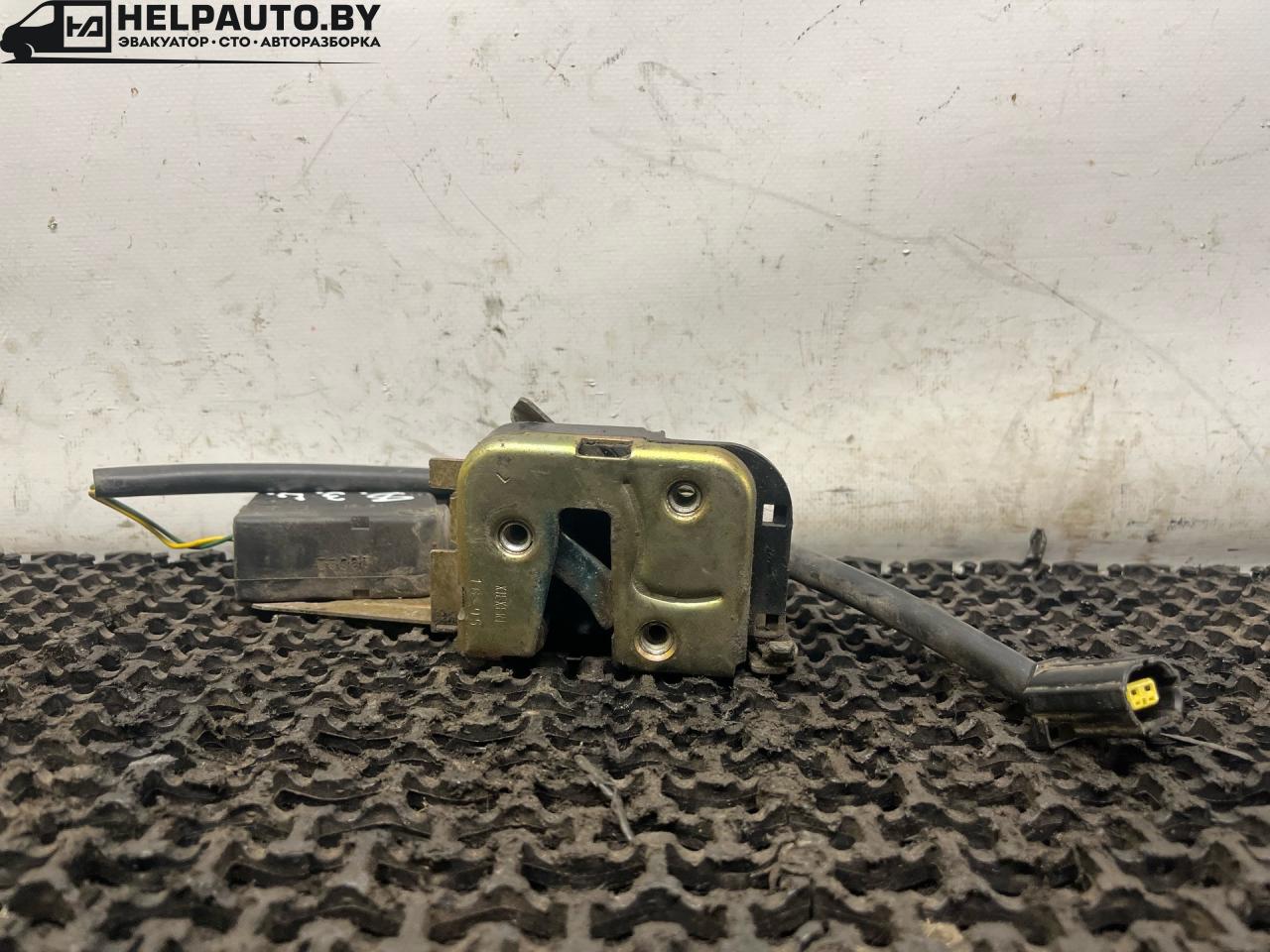 замок двери задней левой Volvo 460 1 поколение 1993, 2.0 л., бензин, МКПП, зелёный, седан, передний привод, 16-95 - фото №1