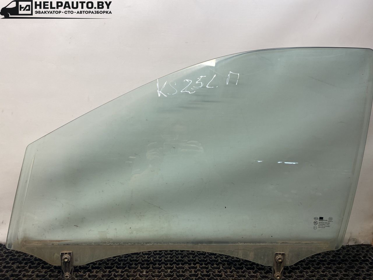 стекло двери передней левой Kia Sorento 1 поколение 2003, 2.5 л., D4CB, дизель, МКПП, внедорожник 5 дв. - фото №1