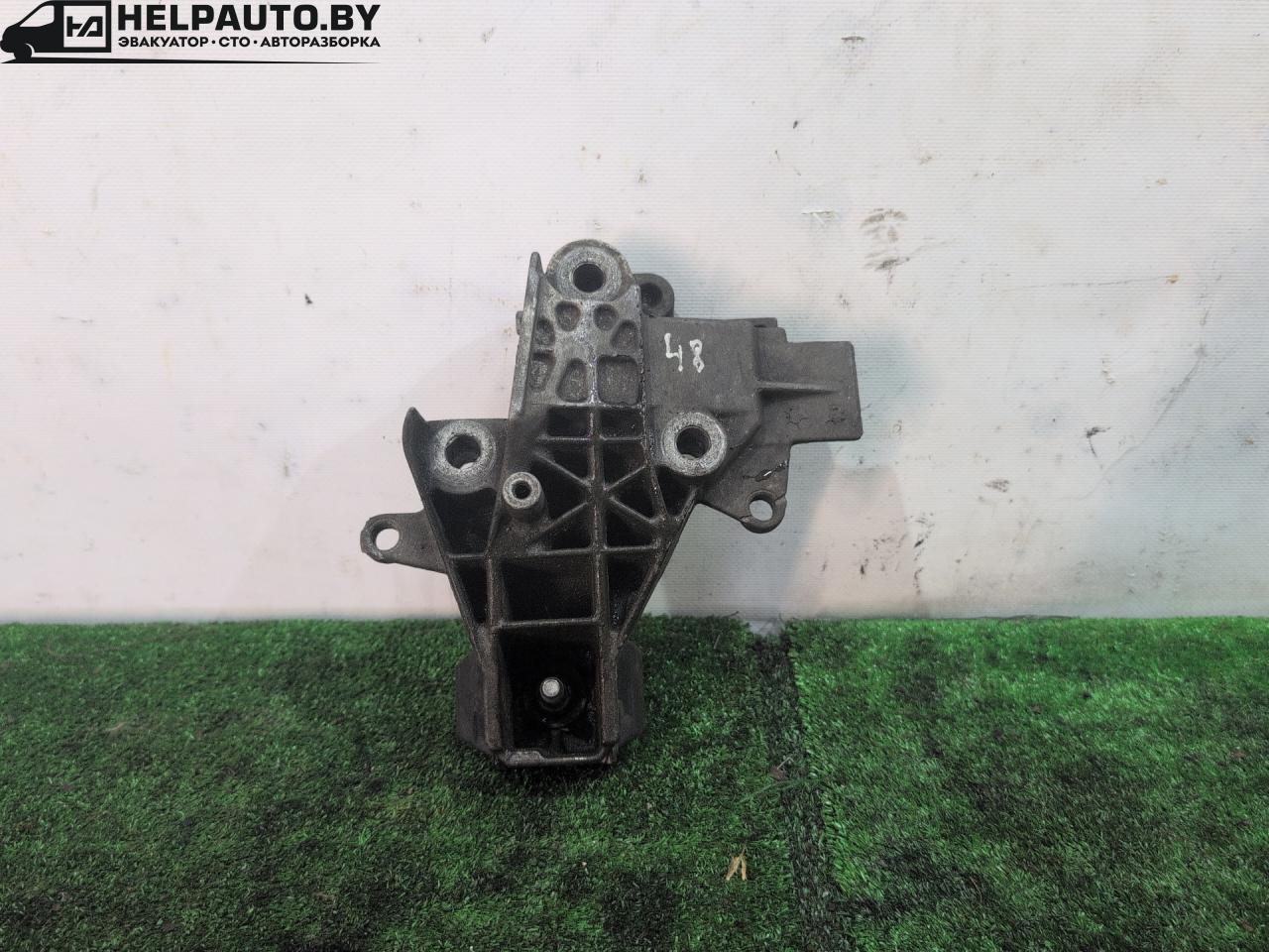 кронштейн двигателя Renault Clio 2 поколение 2001, 1.9 л., дизель, МКПП, белый, внедорожник 3 дв., 7700432411 - фото №1