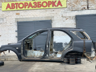 часть кузова (вырезанный элемент) Kia Sorento 1 поколение 2005, 2.5 л., CRDi, D4CB, дизель, МКПП, черный, внедорожник 5 дв., полный подключаемый привод