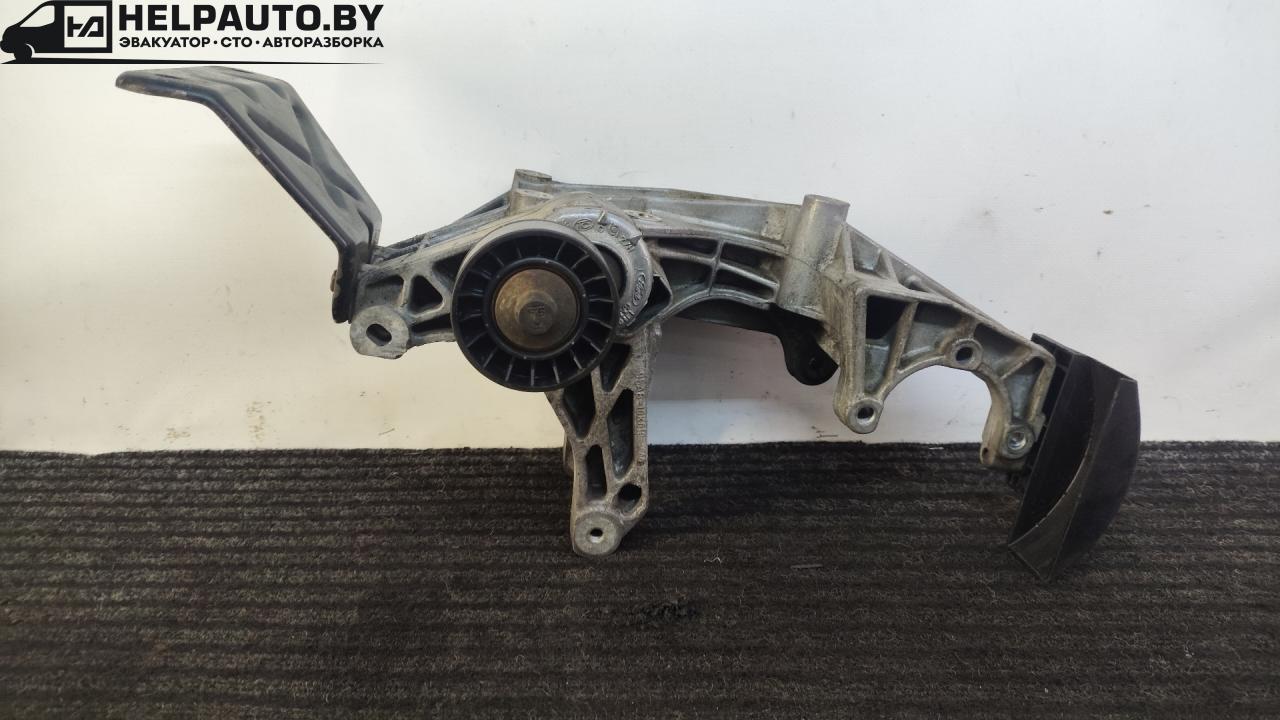 кронштейн генератора Ford Escort 5 поколение (1990 - 1992), 1.6 л., L1H, бензин, МКПП, передний привод, 95AB10K019AA, 94AB6A247AA, M199F, B45XB45XB - фото №1