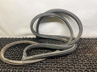 уплотнитель двери Mazda Demio 1 поколение [рестайлинг] 2001, 1.3 л., бензин, МКПП, зелёный, хетчбэк 5 дв., передний привод