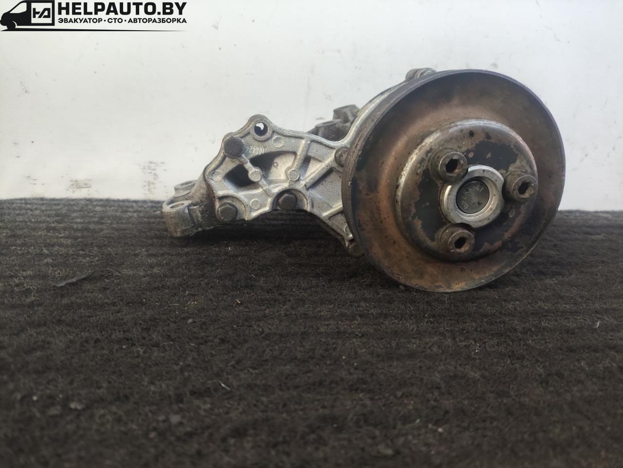 помпа Volkswagen Passat B3 1991, 1.8 л., бензин, МКПП, белый, седан, передний привод, C56121013E - фото №1