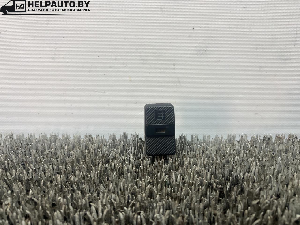 кнопка обогрева заднего стекла Volkswagen Passat B3 1991, 1.8 л., бензин, МКПП, белый, седан, передний привод, 535959621 - фото №1