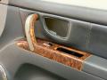 обшивка двери передняя правая Kia Sorento 1 поколение 2006, 2.4 л., дизель, АКПП, серый, внедорожник 5 дв., передний привод, 82360-3E000 - фото №2