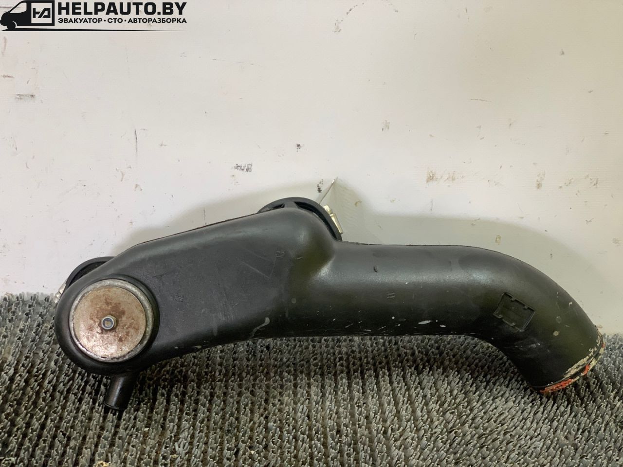 патрубок воздушного фильтра Opel Sintra 1 поколение 1999, 2.2 л., X 22 XE, бензин, МКПП, серебристый, минивэн, передний привод, 25147301 - фото №1