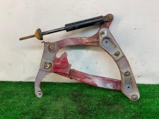 петля капота левая Mercedes-Benz C-Класс W202/S202 1995, 1.8 л., бензин, 5МКПП, красный, седан, задний привод