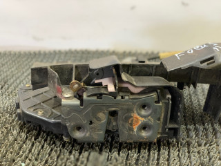 замок двери передней левой Ford Focus 2 поколение 2006, 1.6 л., HWDA, бензин, МКПП, красный, хетчбэк 5 дв., передний привод