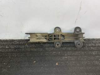 Крепление бампера переднего Audi 80 B3 89/B3 1991, 1.8 л., бензин, МКПП, серый, седан, передний привод, 893807253