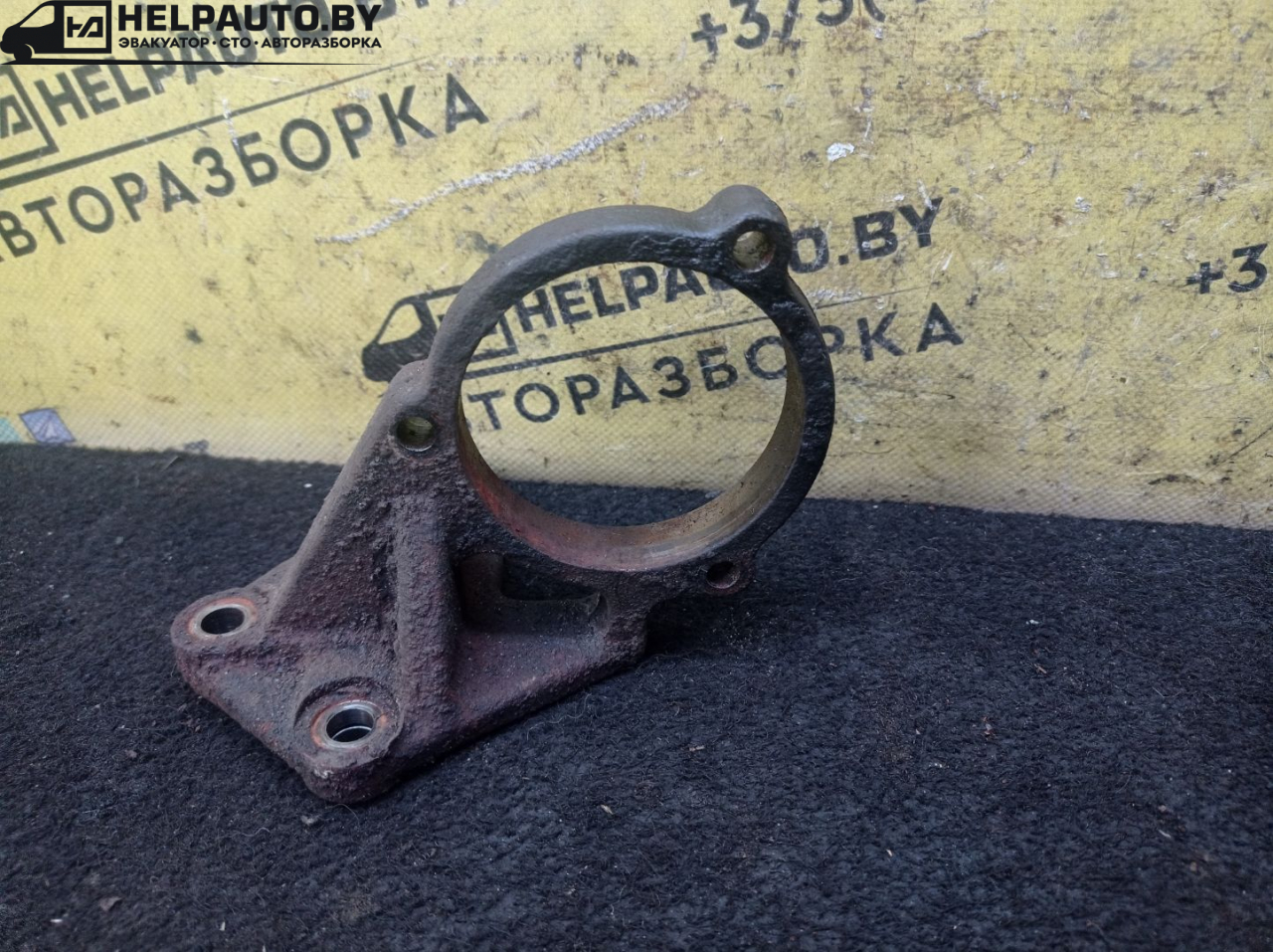 кронштейн полуоси Nissan Almera Tino V10 2001, 2.2 л., YD22DDT, дизель, МКПП, берюзовый, минивэн, передний привод - фото №1