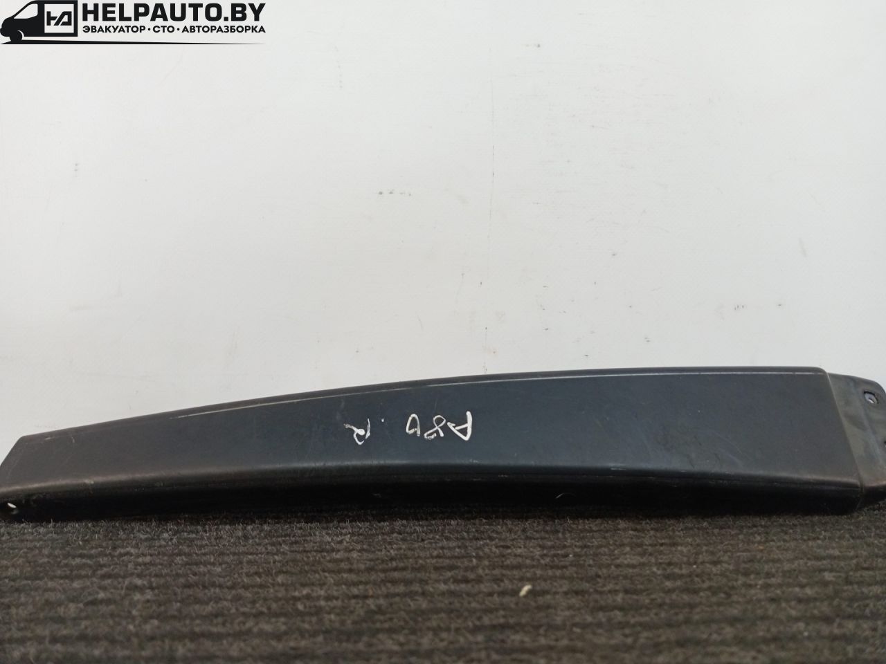 молдинг (накладка кузовная) Audi 80 B3 89/B3 1991, 1.8 л., бензин, МКПП, серый, седан, передний привод - фото №1