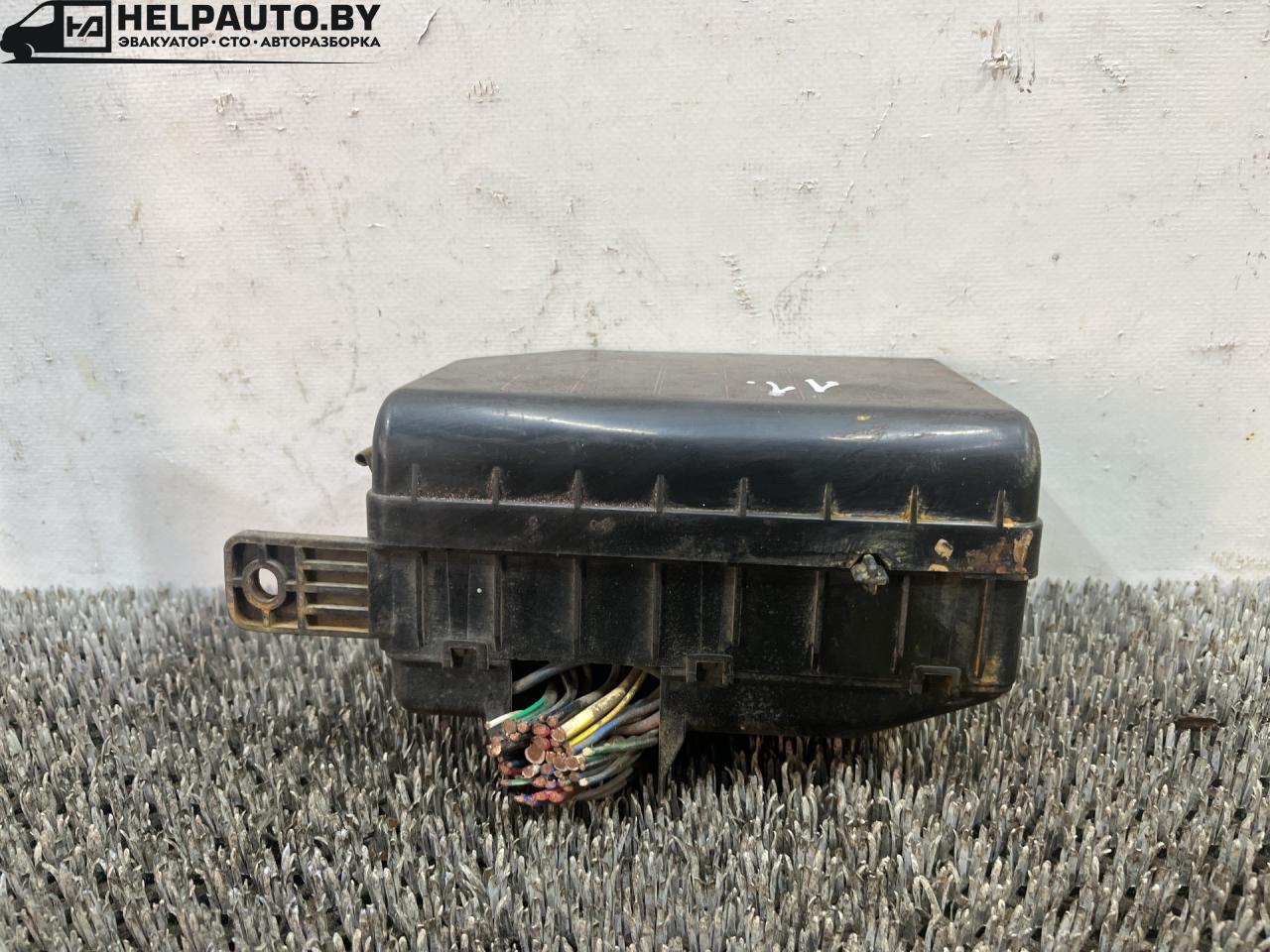 блок предохранителей Hyundai Coupe RD 1998, 2.0 л., бензин, МКПП, бордовый, купе, передний привод, 91213-27300 - фото №1