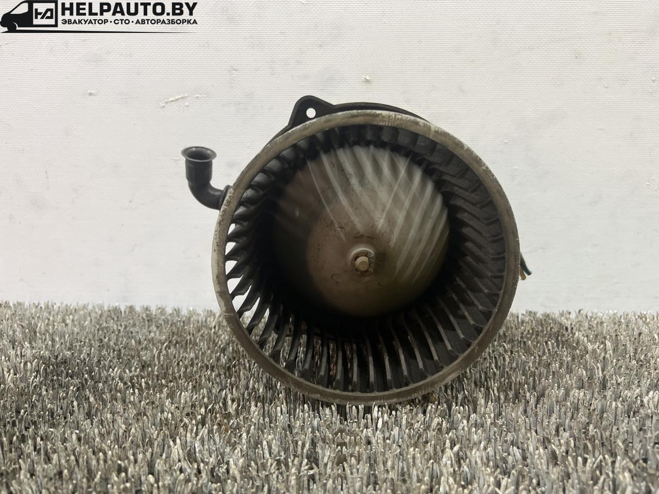 моторчик печки Hyundai Coupe RD 1998, 2.0 л., бензин, МКПП, бордовый, купе, передний привод, 24950 - фото №1