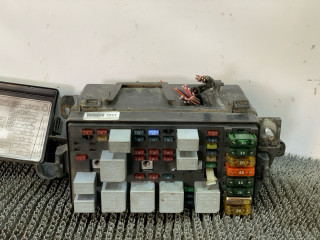 блок предохранителей Daewoo Nubira J100 1998, 1.6 л., i, A16DMS, бензин, МКПП, зелёный металлик, хетчбэк 5 дв., передний привод, 96255577