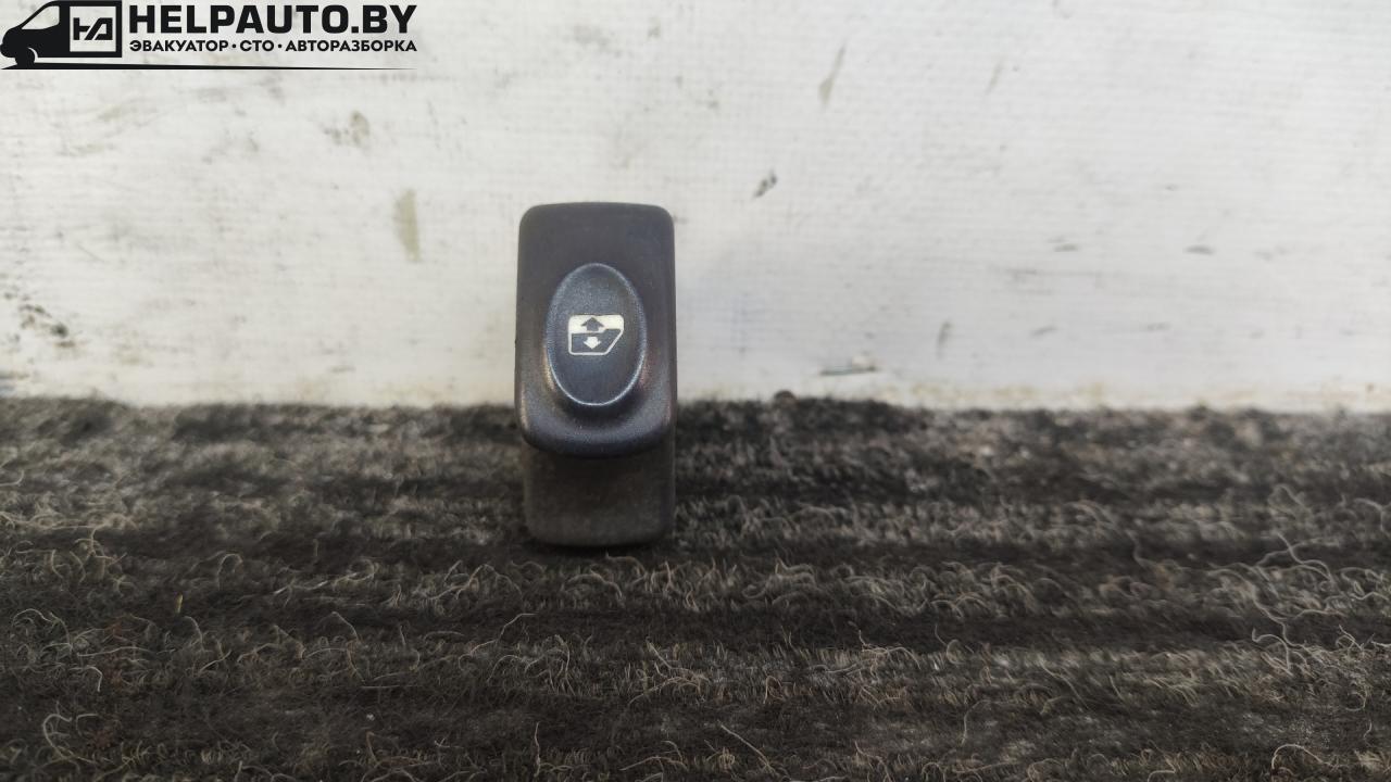 кнопка стеклоподъемника двери передней правой Renault Clio 2 поколение 2000, 1.4 л., бензин, МКПП, серебро, хетчбэк 3 дв., передний привод, 429998K - фото №1