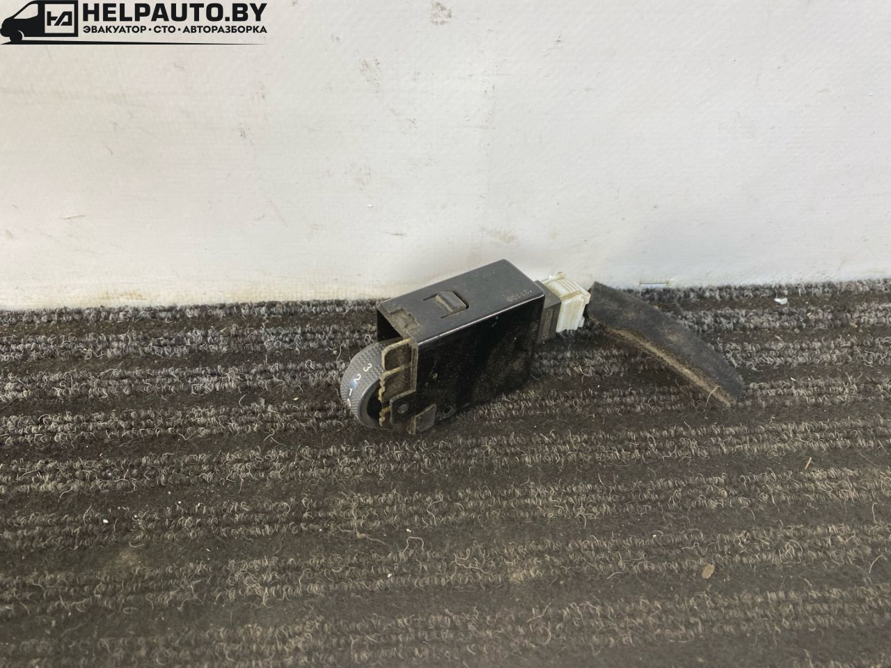 кнопка корректора фар Kia Sorento 1 поколение 2005, 2.5 л., CRDi, D4CB, дизель, МКПП, черный, внедорожник 5 дв., полный подключаемый привод, 3410017M012 - фото №1