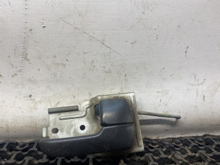 ручка внутренняя передняя правая Mazda 626 GF 1997, 2.0 л., дизель, МКПП, зелёный, хетчбэк 5 дв., передний привод