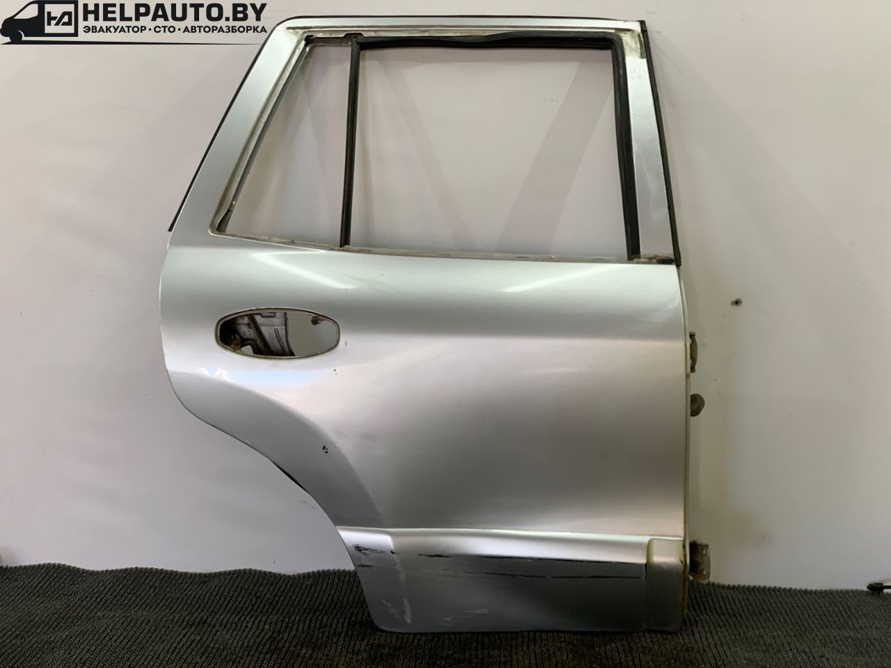 дверь задняя правая Hyundai Santa Fe 1 поколение (SM) 2003, 2.4 л., бензин, МКПП, серебристый, внедорожник 5 дв., передний привод - фото №1