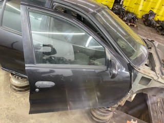 стекло двери передней правой Pontiac Sunfire 1 поколение 1999, 2.2 л., бензин, АКПП, черный, передний привод