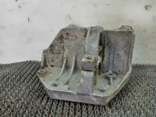 кронштейн двигателя Renault Safrane 1 поколение [рестайлинг] 1997, 2.0 л., бензин, АКПП, красный, седан, передний привод, 7700419619