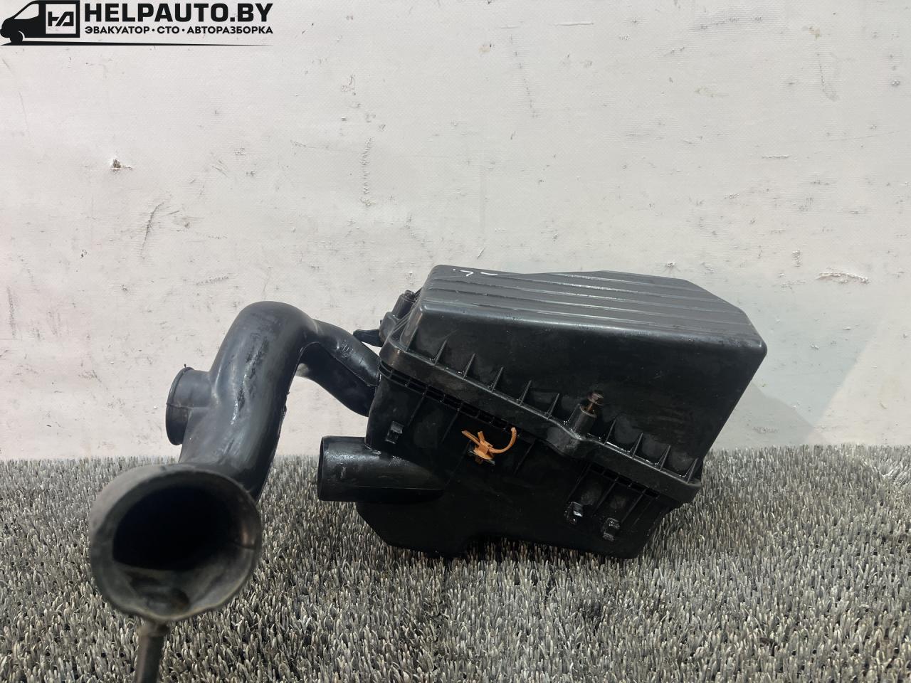 корпус воздушного фильтра Rover 600 Series 1 поколение 1994, 2.0 л., бензин, МКПП, зелёный, седан, передний привод, AT315529 - фото №1