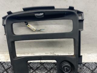 рамка под магнитолу Nissan Primera P12 2002, 2.2 л., дизель, универсал, передний привод, 68413AV700