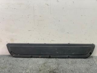 накладка двери (крышки) багажника Volkswagen Golf 2 поколение 1990, 1.3 л., бензин, МКПП, красный, хетчбэк 3 дв., передний привод, 191867605