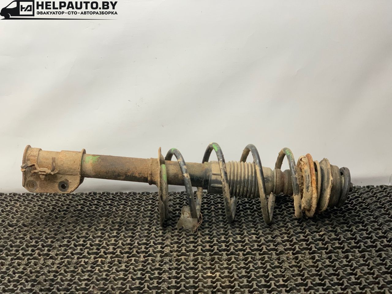 стойка передняя правая Fiat Punto 2 поколение 2002, 1.2 л., 188 A4.000, бензин, 5МКПП, серый, хетчбэк 3 дв., передний привод - фото №1